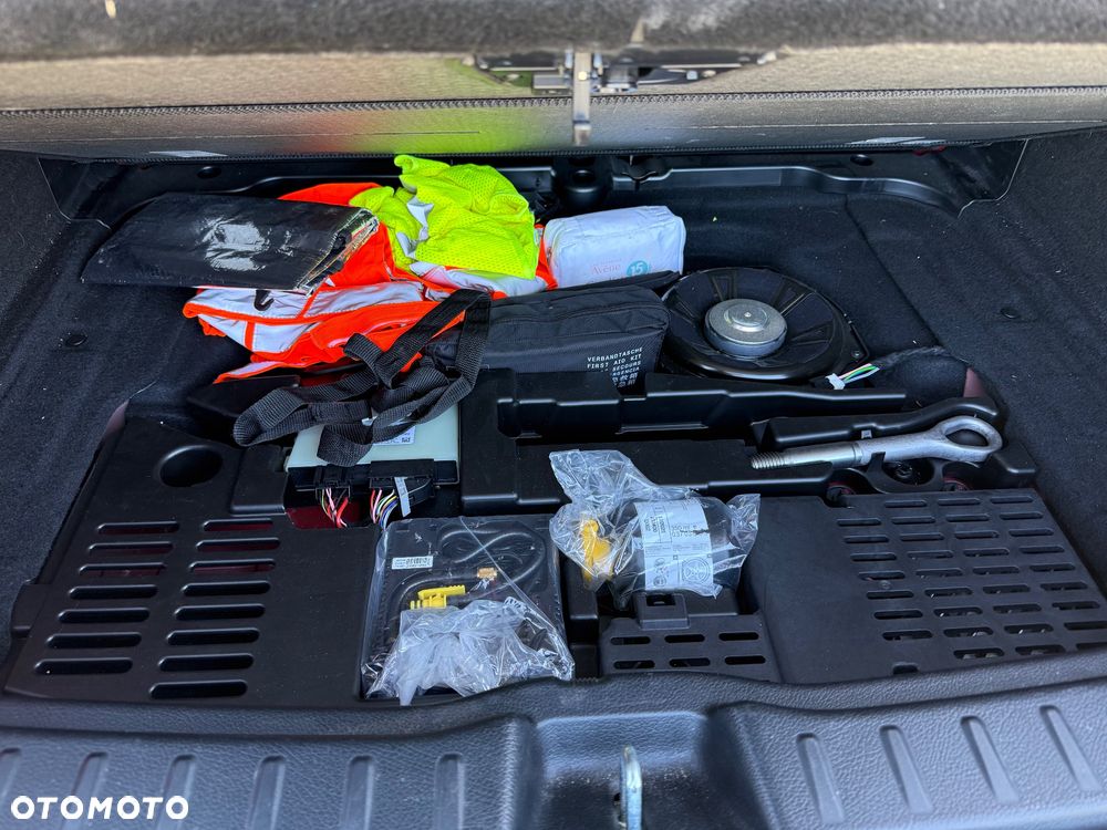 Mercedes-Benz GLA 180 d Business Edition - 40