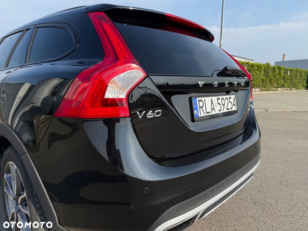 Volvo V60 Cross Country - 10