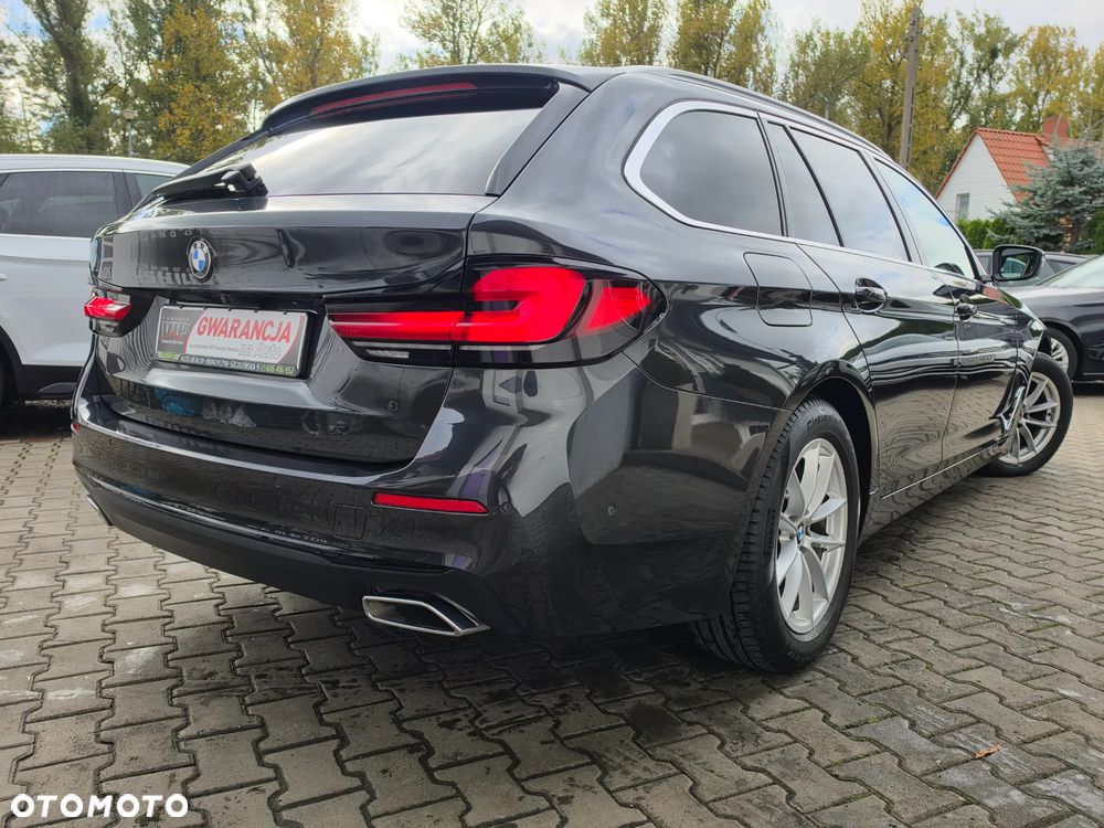 BMW Seria 5 2021 photo 3