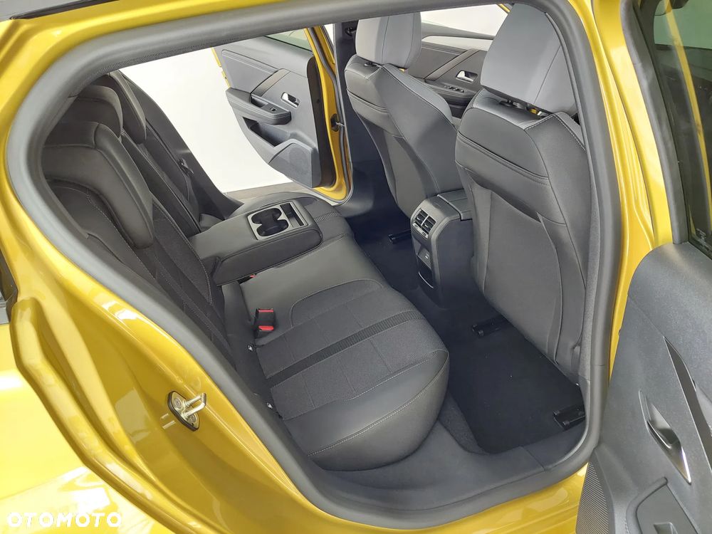 Opel Astra 1.2 T mHEV Ultimate S&S eDTC - 31