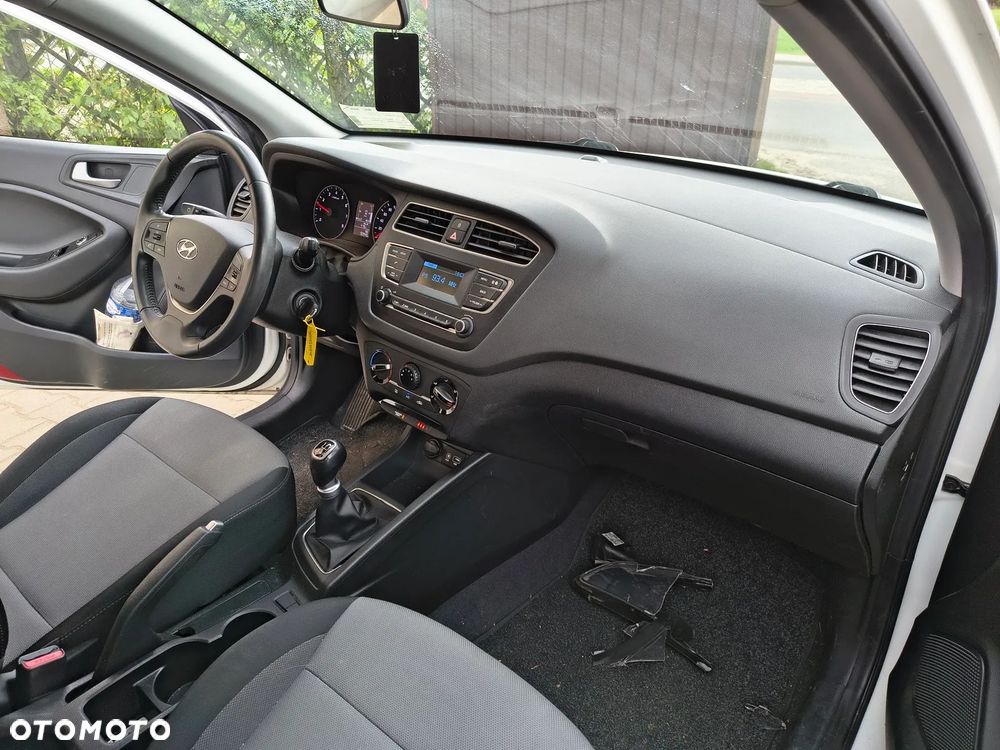 Hyundai i20 - 19