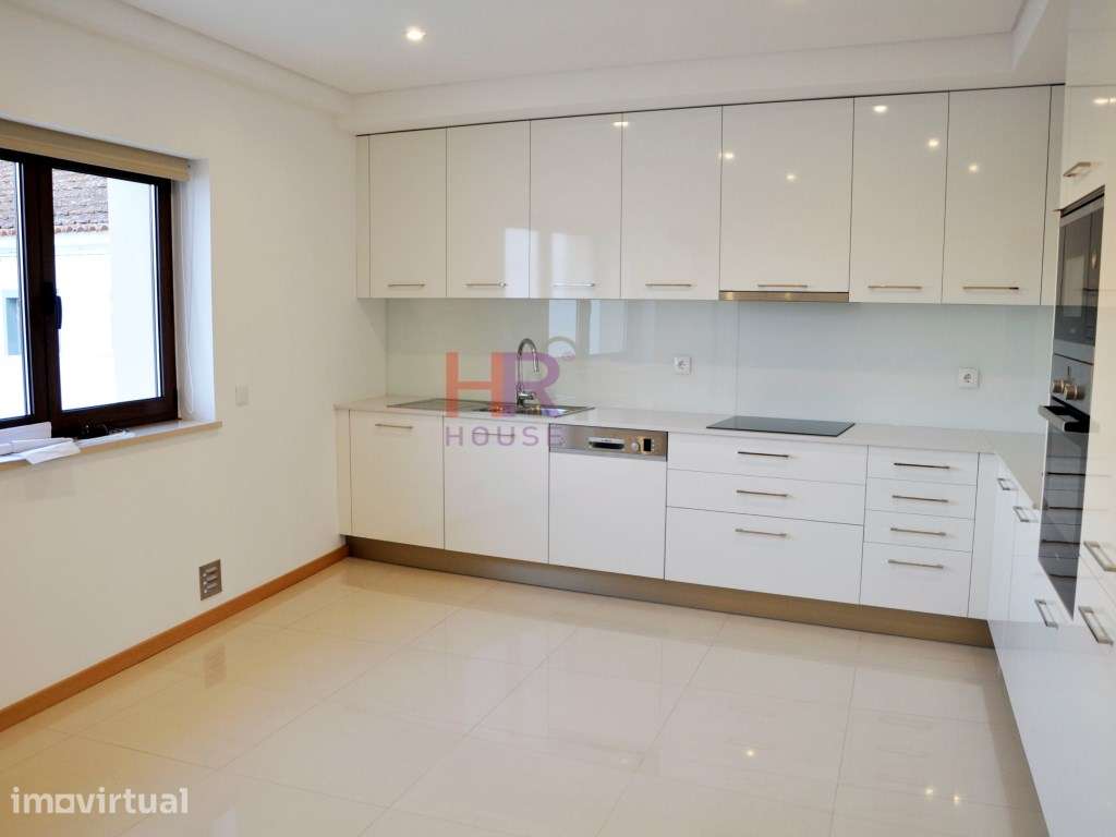 Arrenda-se Quarto para estudante com cama de casal ao lado do Hospi... - Grande imagem: 5/15