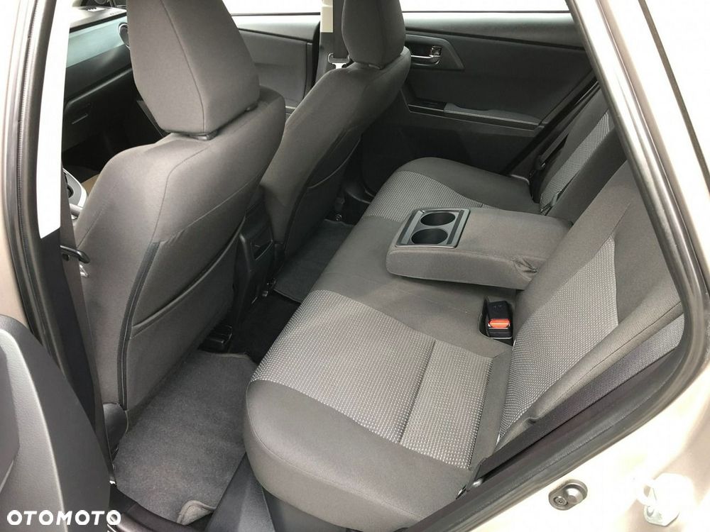 Toyota Auris - 10