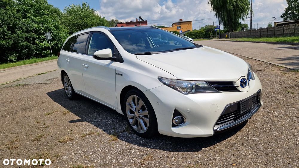 Toyota Auris 1.8 HSD Luna - 2