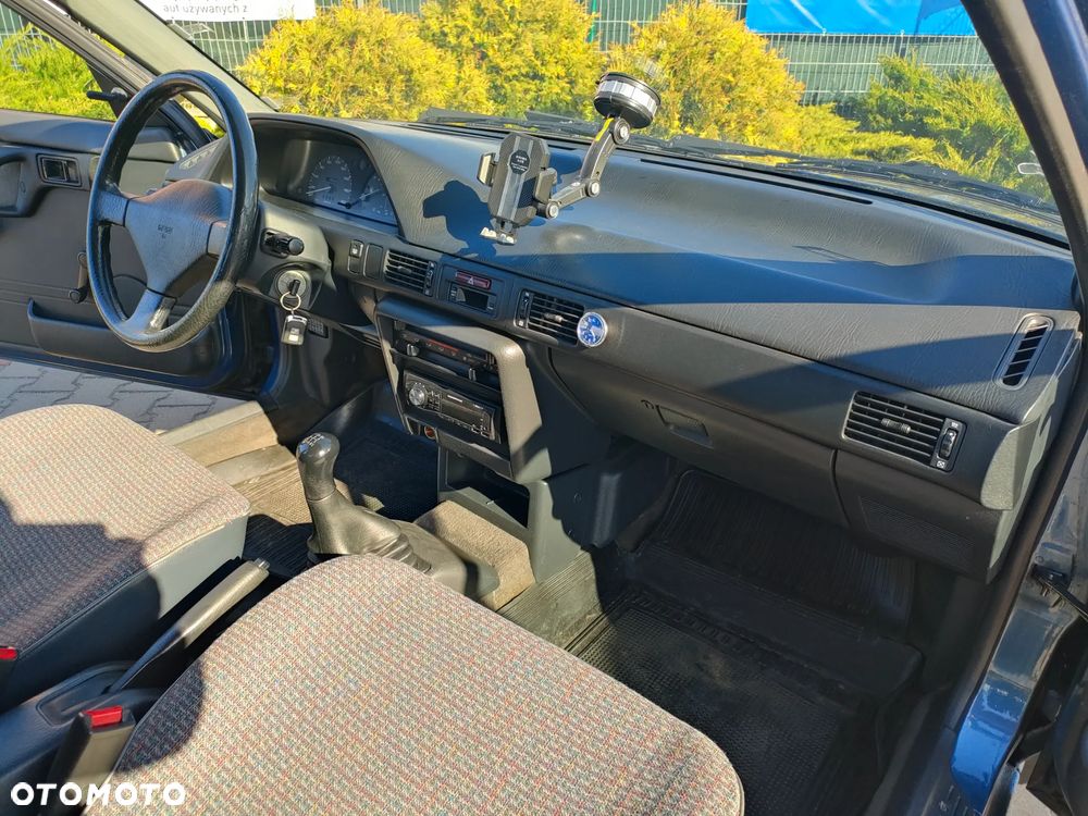 Mazda 323 - 26