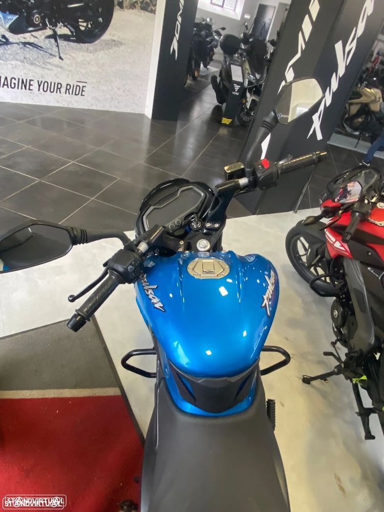 Bajaj Pulsar NS 125 - 9