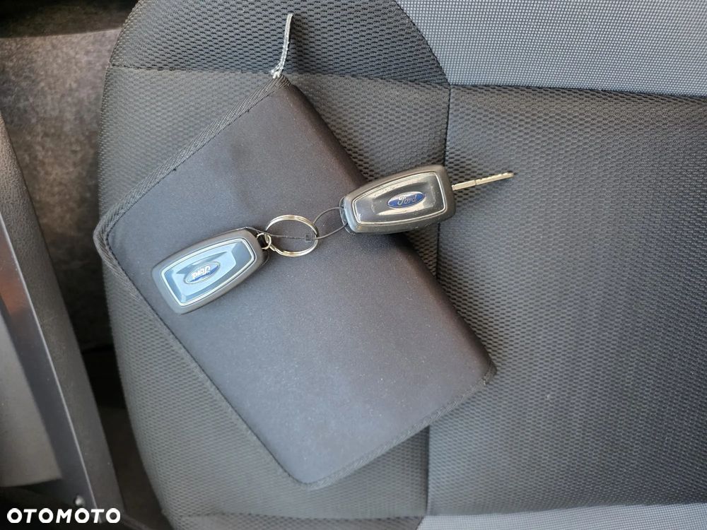 Ford Focus 1.6 Ambiente - 22