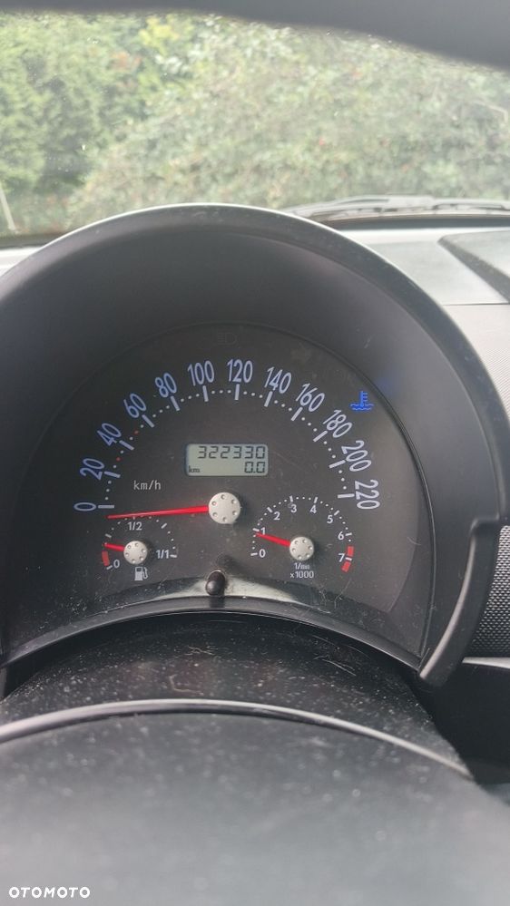 Volkswagen New Beetle - 8