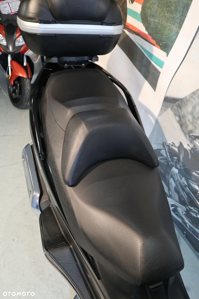 Suzuki Burgman - 10