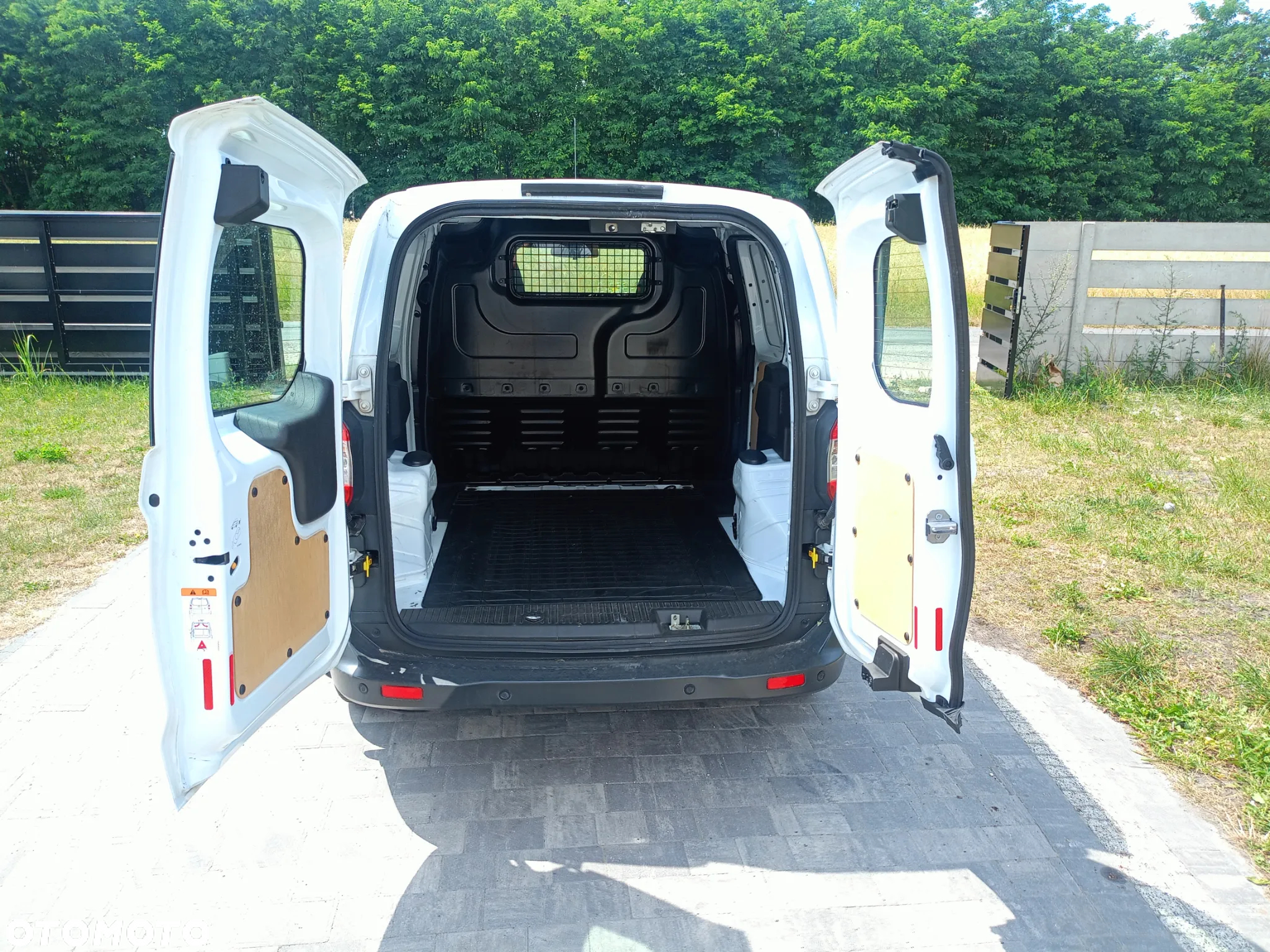 Ford courier - 23