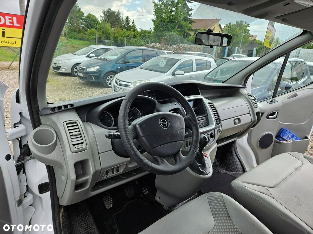 Opel Vivaro - 8