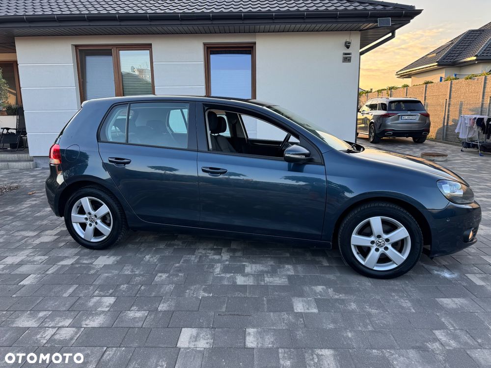 Volkswagen Golf - 6