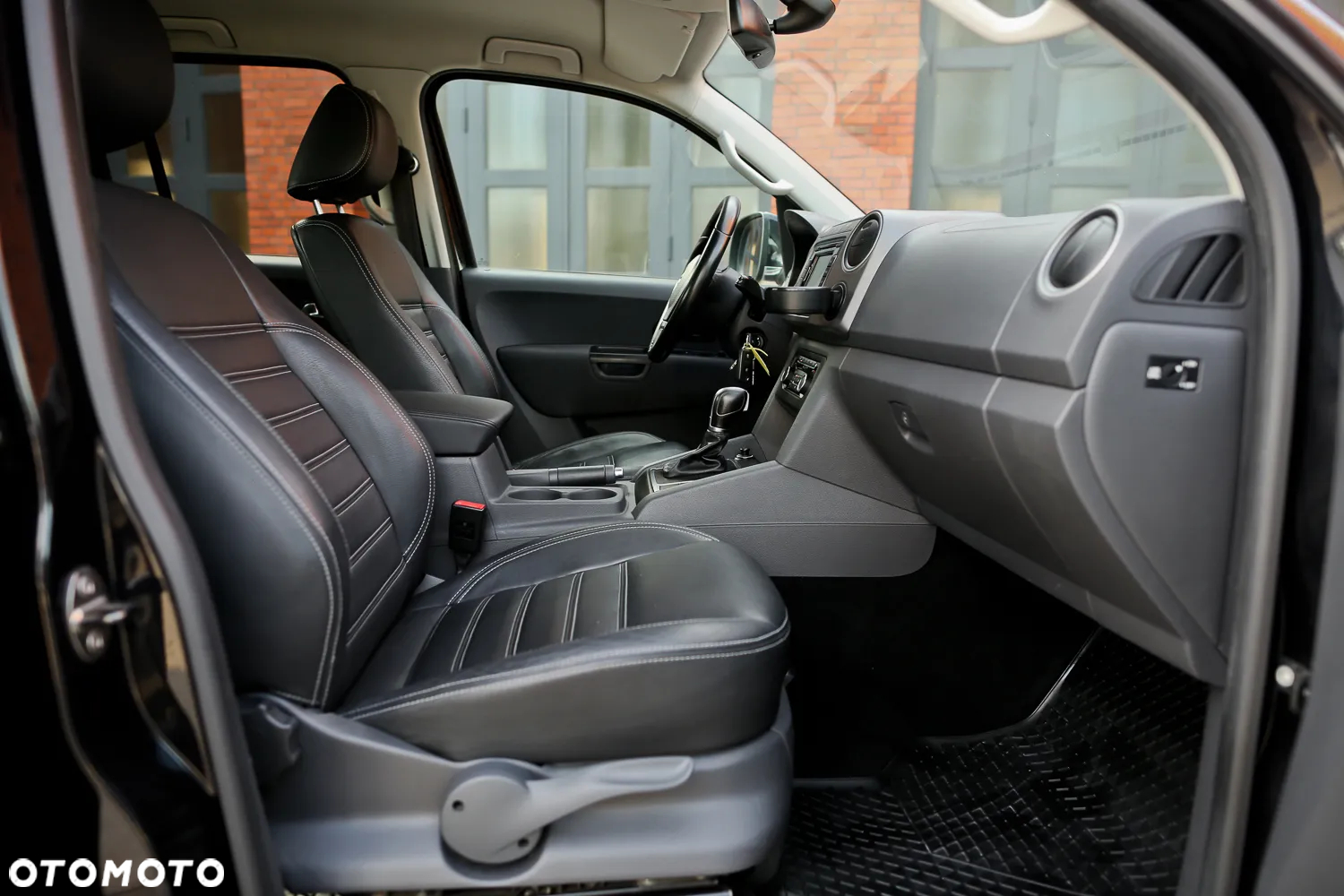 Volkswagen Amarok 2.0 BiTDI 4MOTION Autm Highline - 24