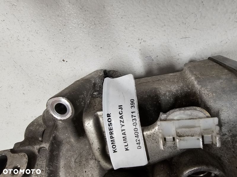toyota c-hr 1.8 b hybryda sprężarka kompresor klimatyzacji 042400-0371 - 6