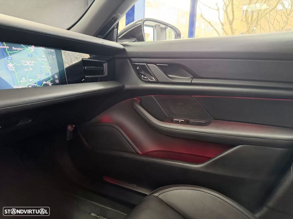 Porsche Taycan 4S - 37