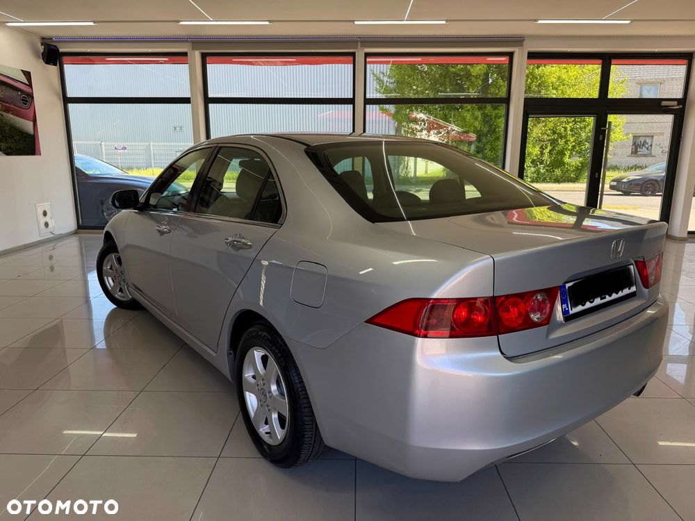 Honda Accord 2.0 Comfort - 25