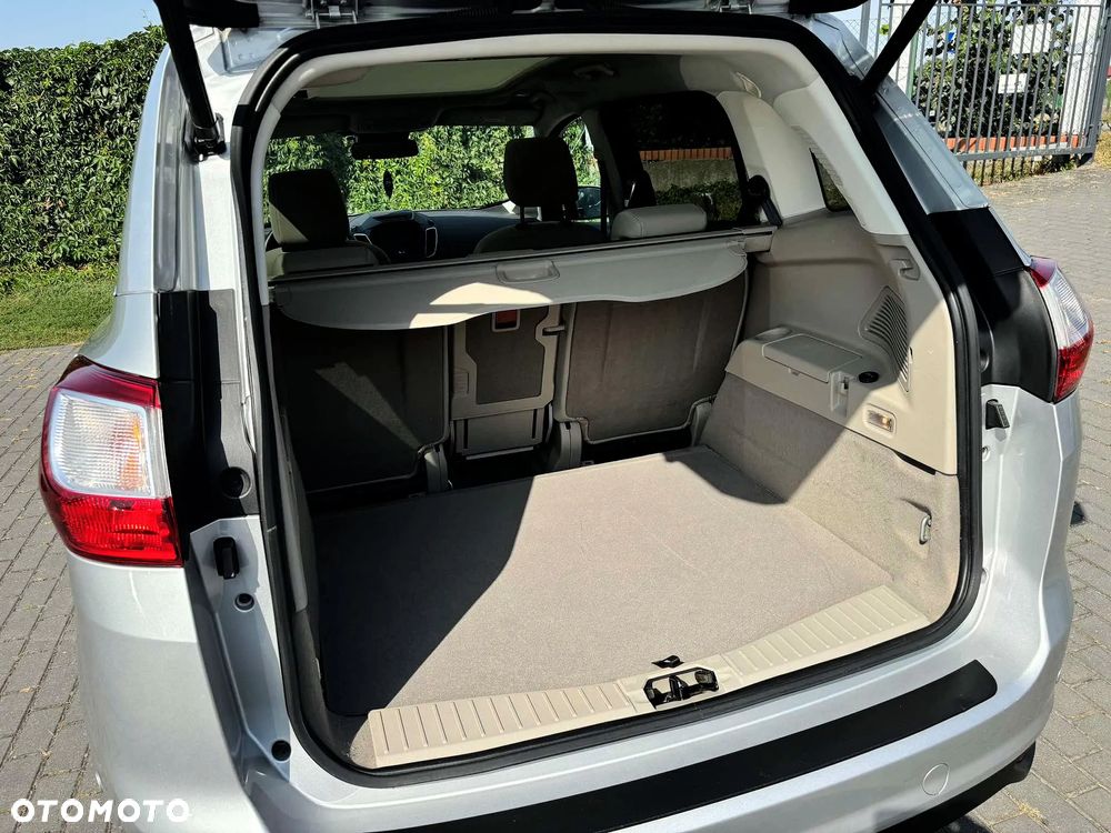 Ford Grand C-MAX - 20