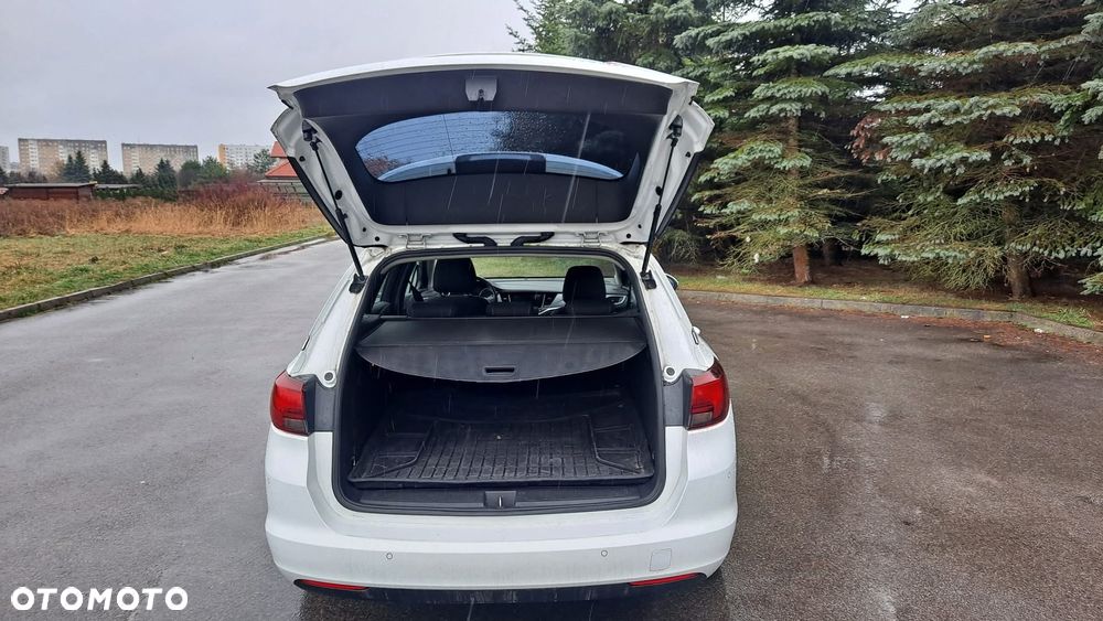 Opel Astra 1.6 CDTI Essentia S&S - 9