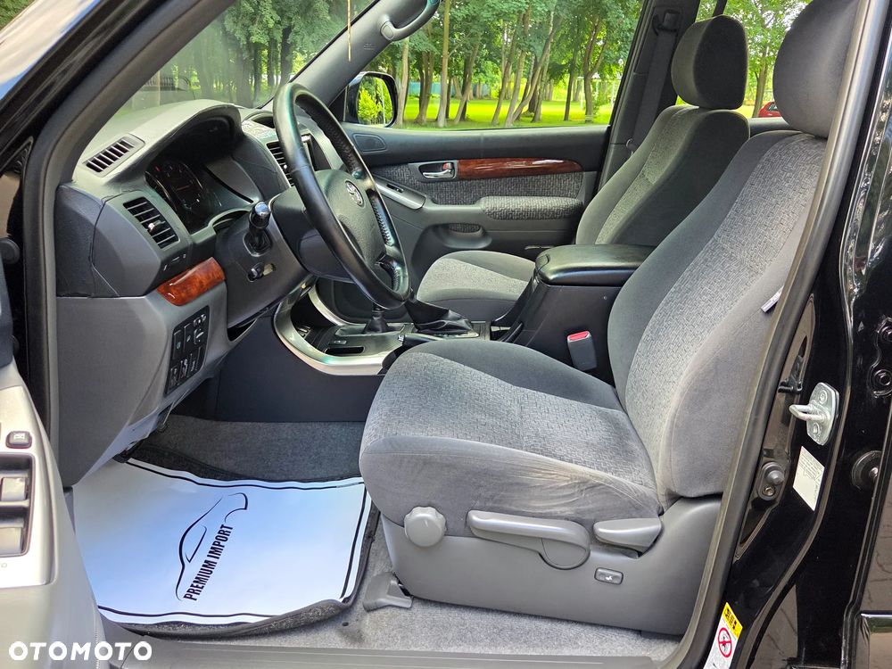 Toyota Land Cruiser - 10