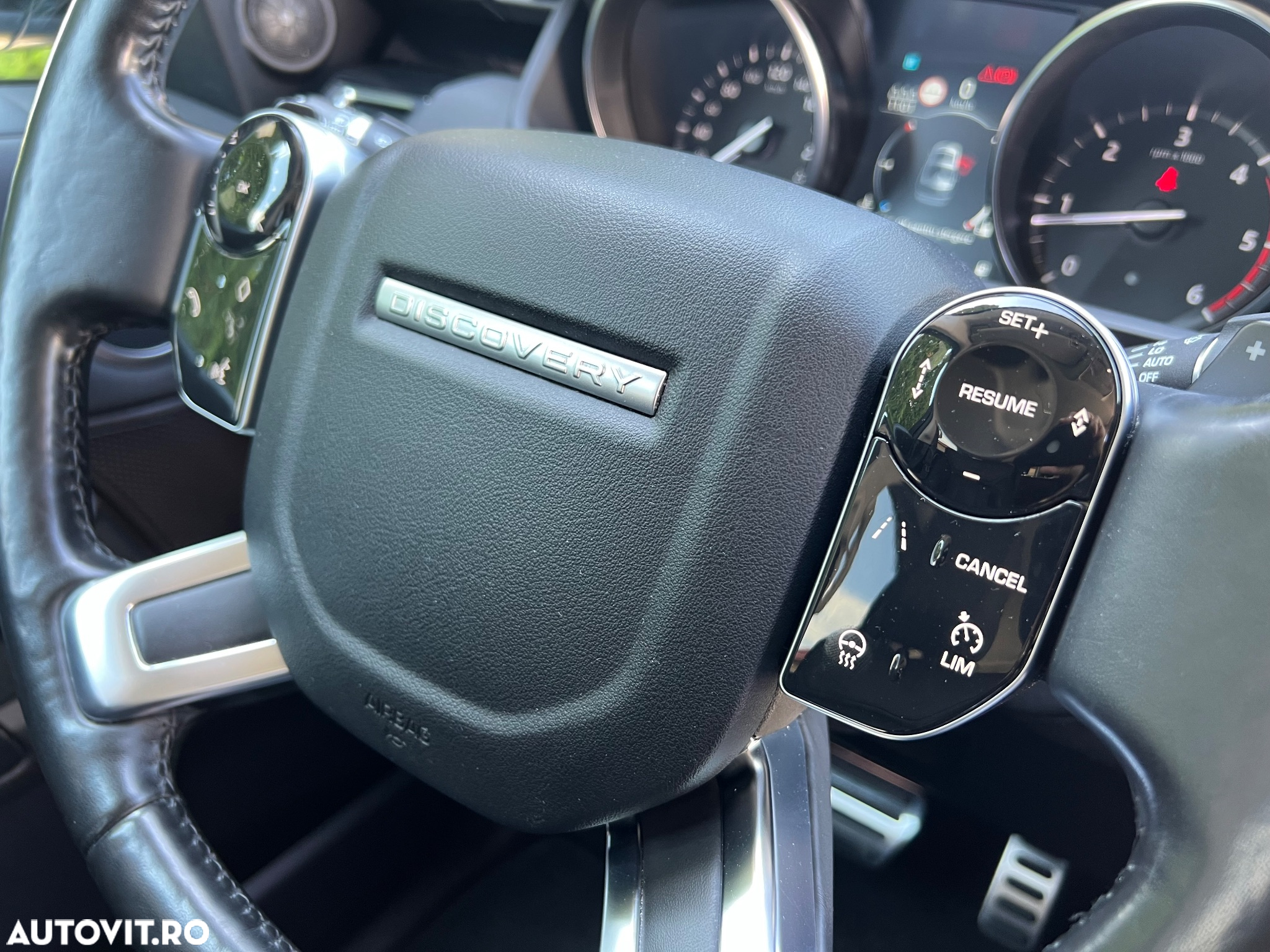 Land Rover Discovery 3.0 L SD6 Landmark Edition - 9