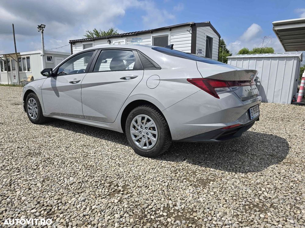 Hyundai Elantra - 6