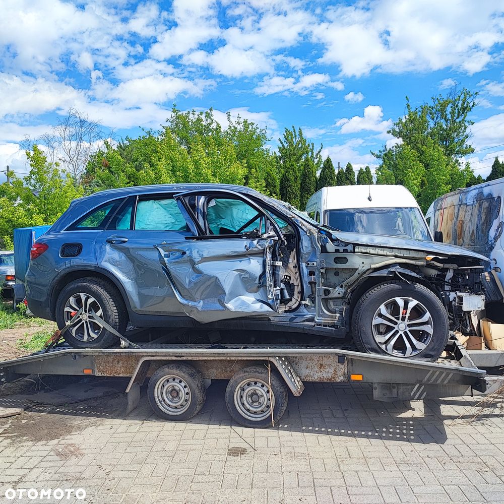 Mercedes-Benz GLC 250 d 4Matic 9G-TRONIC Edition 1 - 2