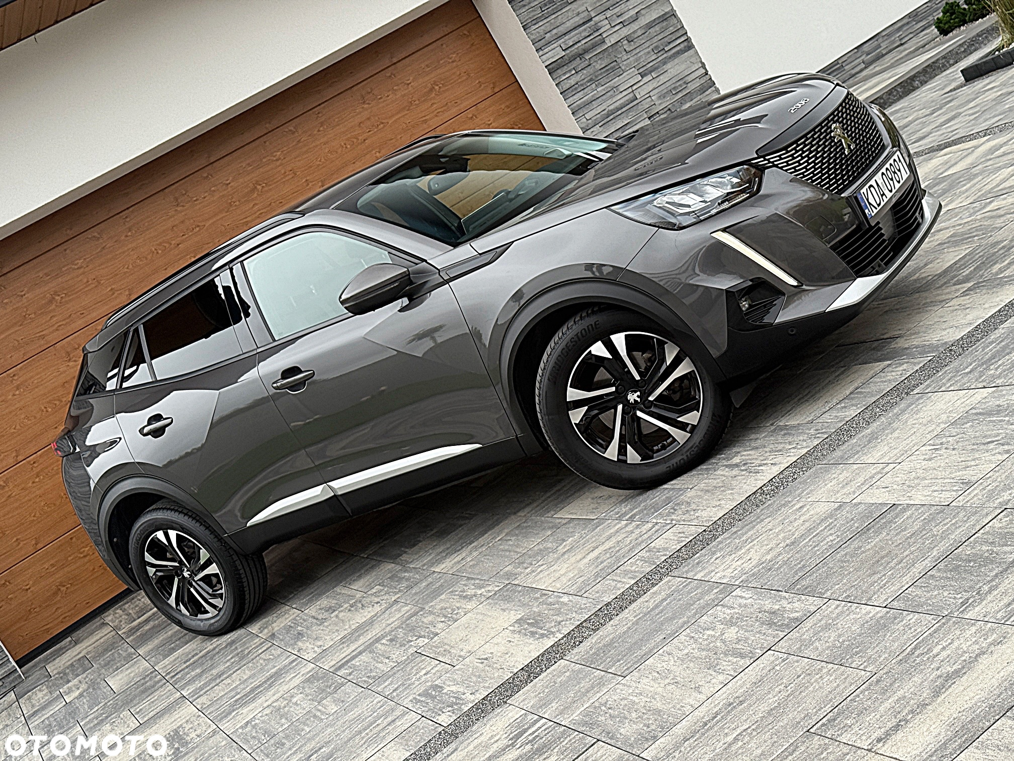 Peugeot 2008 1.5 BlueHDi Allure Pack S&S EAT8 - 22