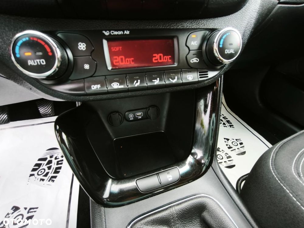 Kia Ceed - 12