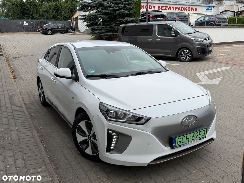 Hyundai IONIQ - 31