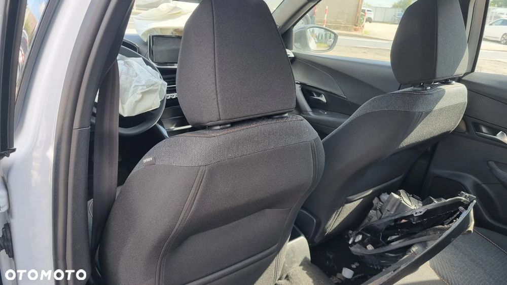 Peugeot 2008 PureTech 100 Style - 25