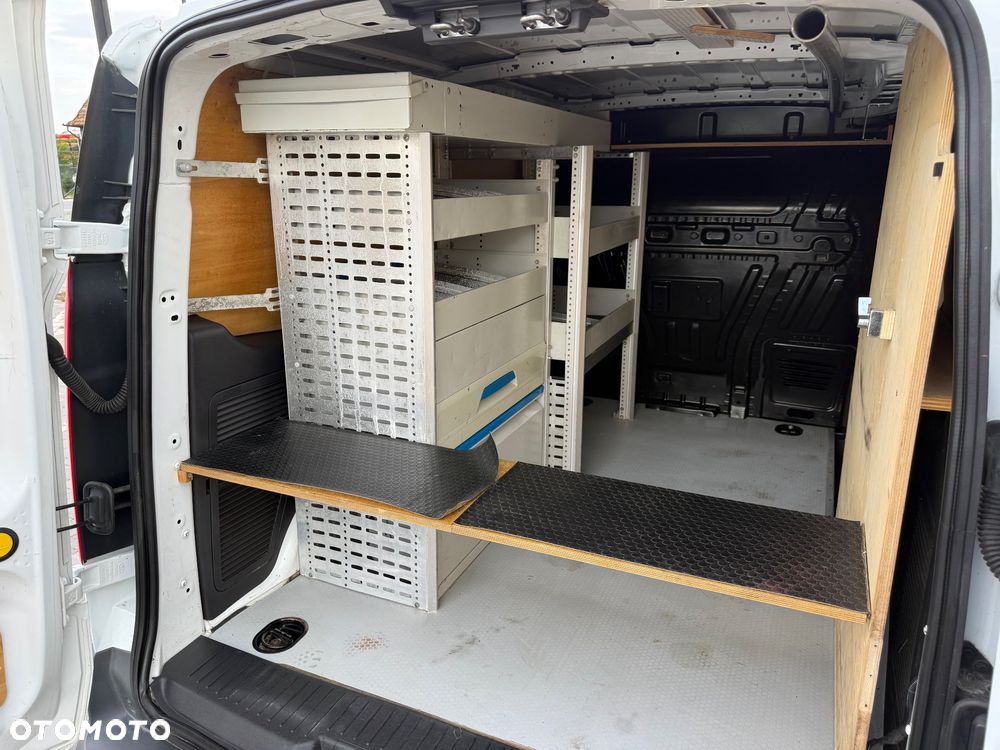 Ford Transit Connect - 9