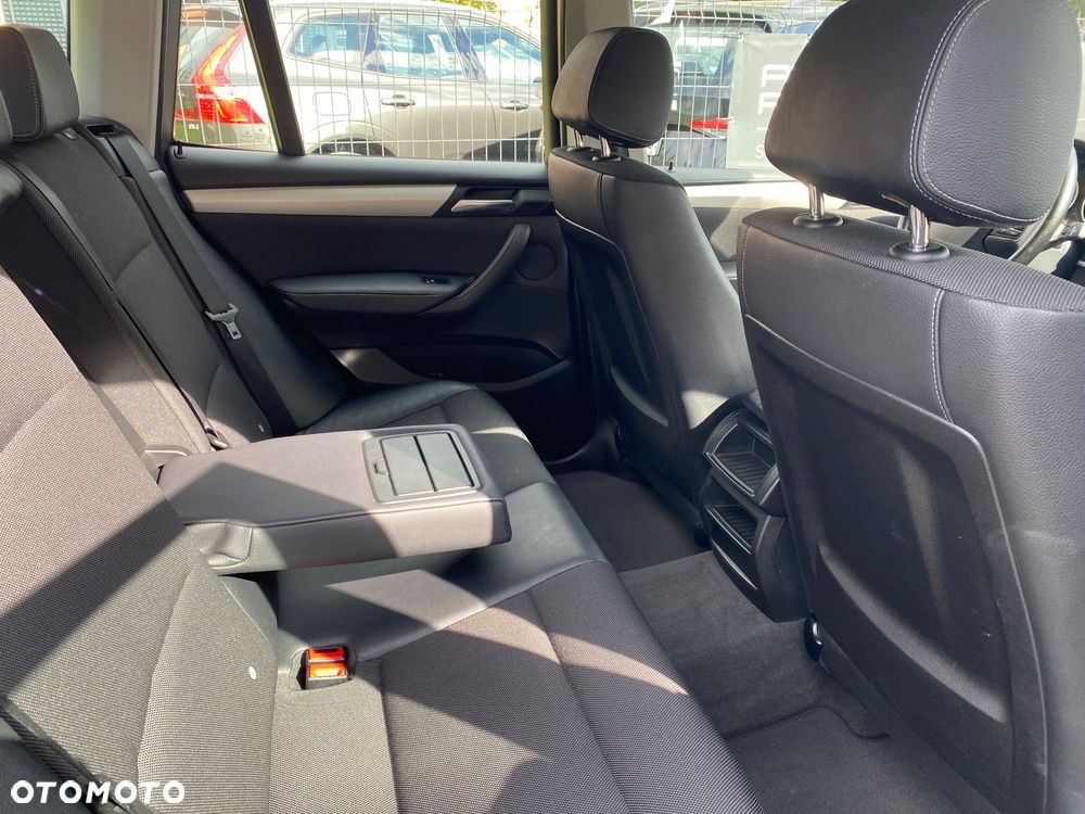 BMW X3 sDrive18d Advantage - 12