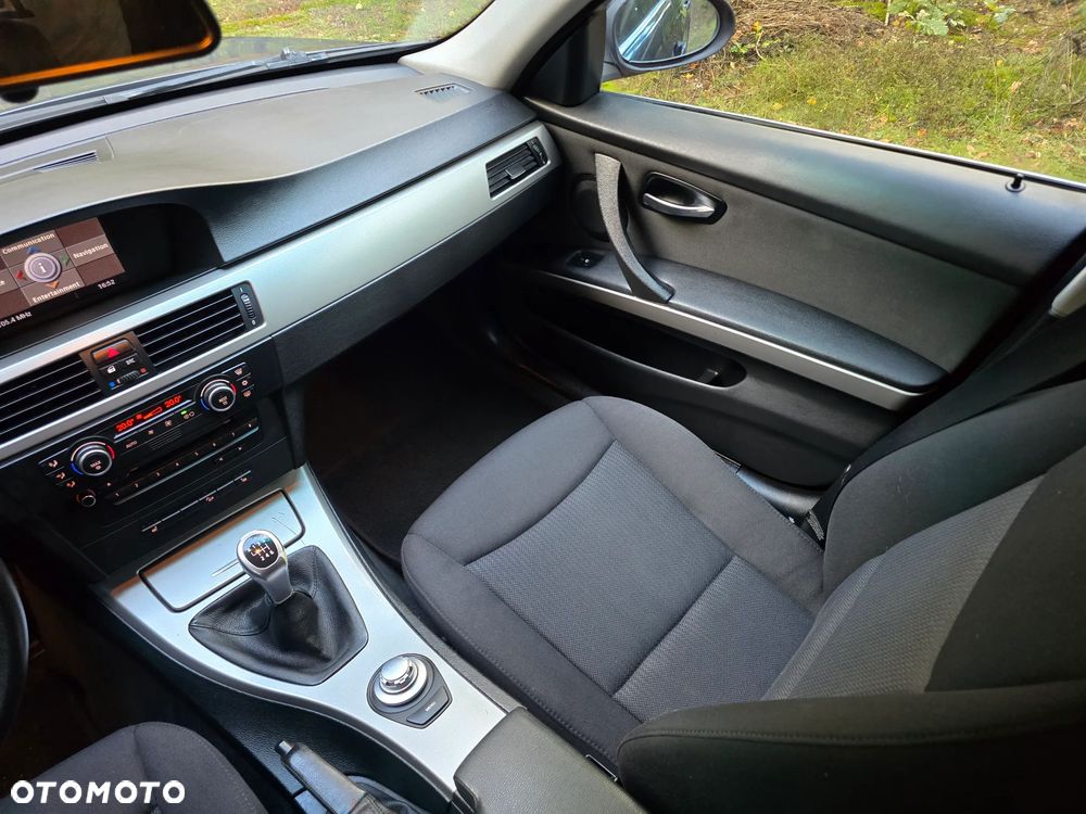 BMW Seria 3 325i xDrive - 19