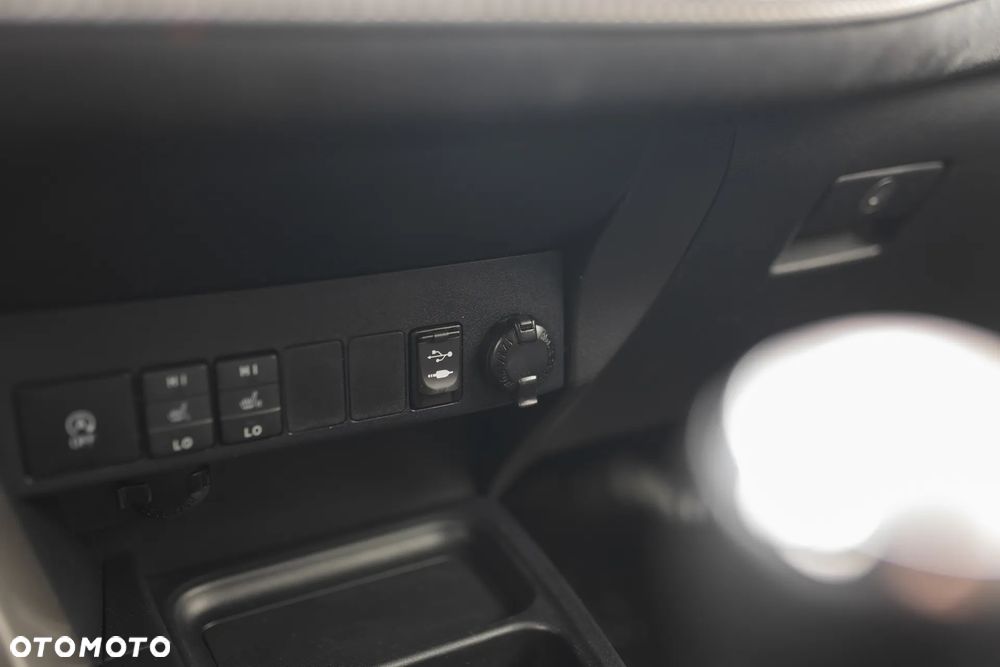 Toyota RAV4 2.0 D-4D Premium 4x2 - 18