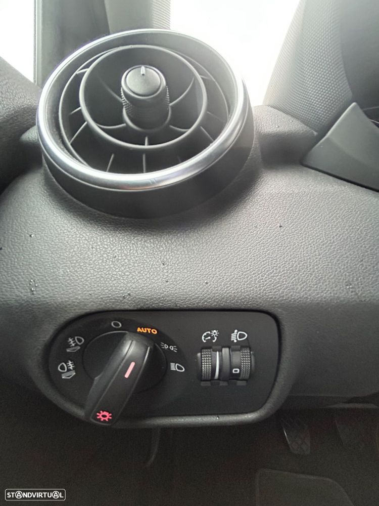 Audi A1 Sportback 1.4 TDI Design - 27