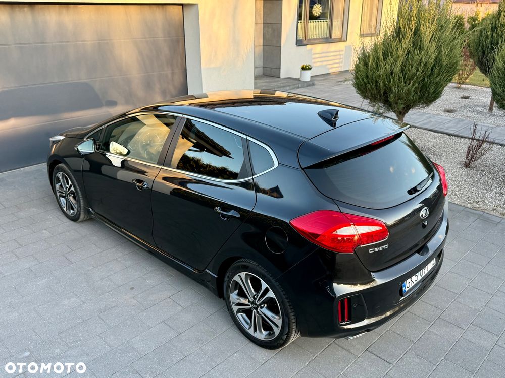 Kia Ceed 1.6 CRDi 136 ISG GT Line - 28