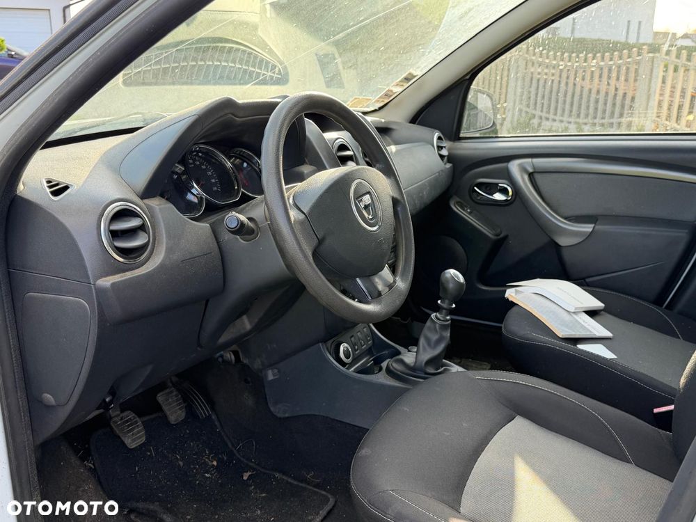 Dacia Duster 1.5 dCi Laureate 4x4 - 11