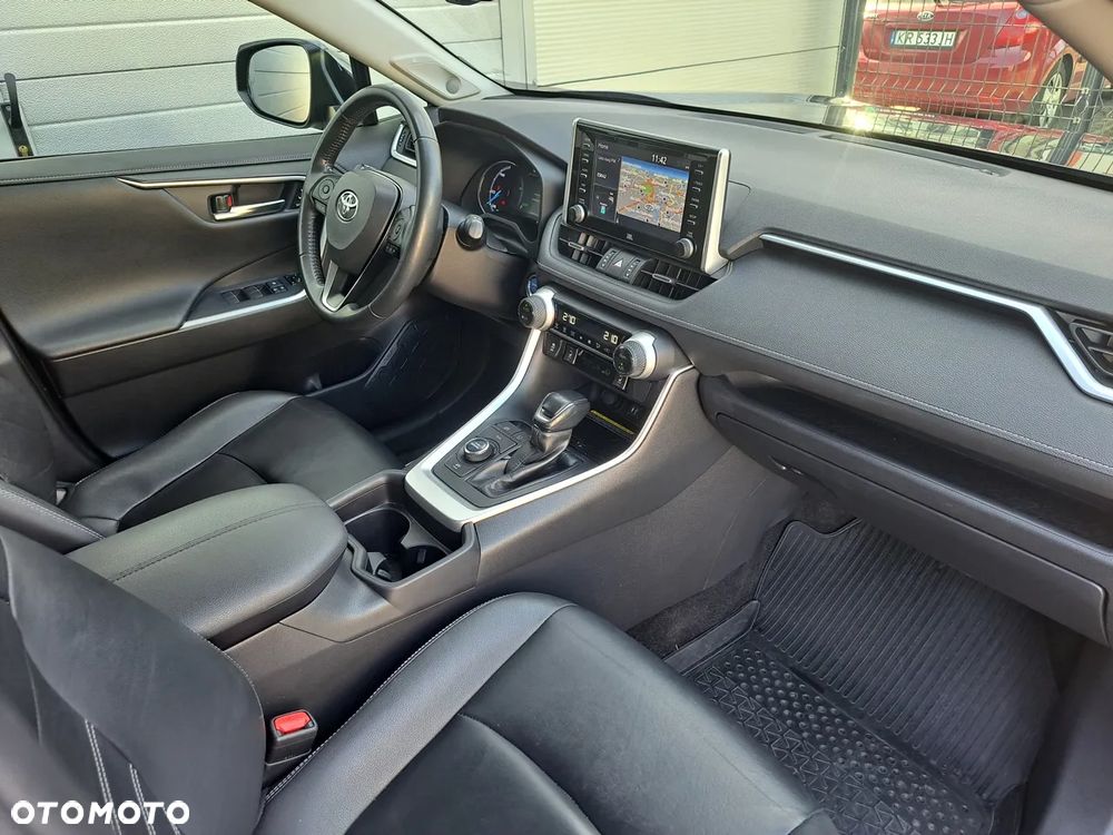 Toyota RAV4 - 11