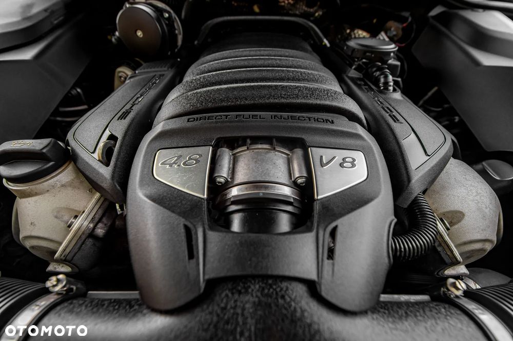 Porsche Cayenne S - 23
