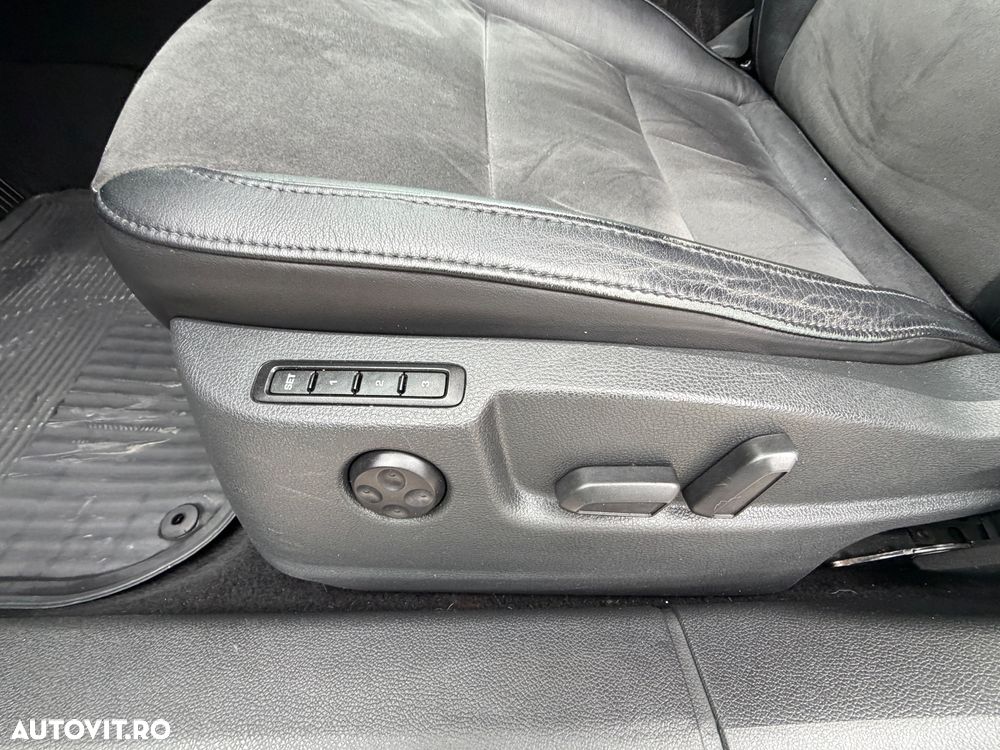 Skoda Superb 2.0 TDI Elegance DSG - 29