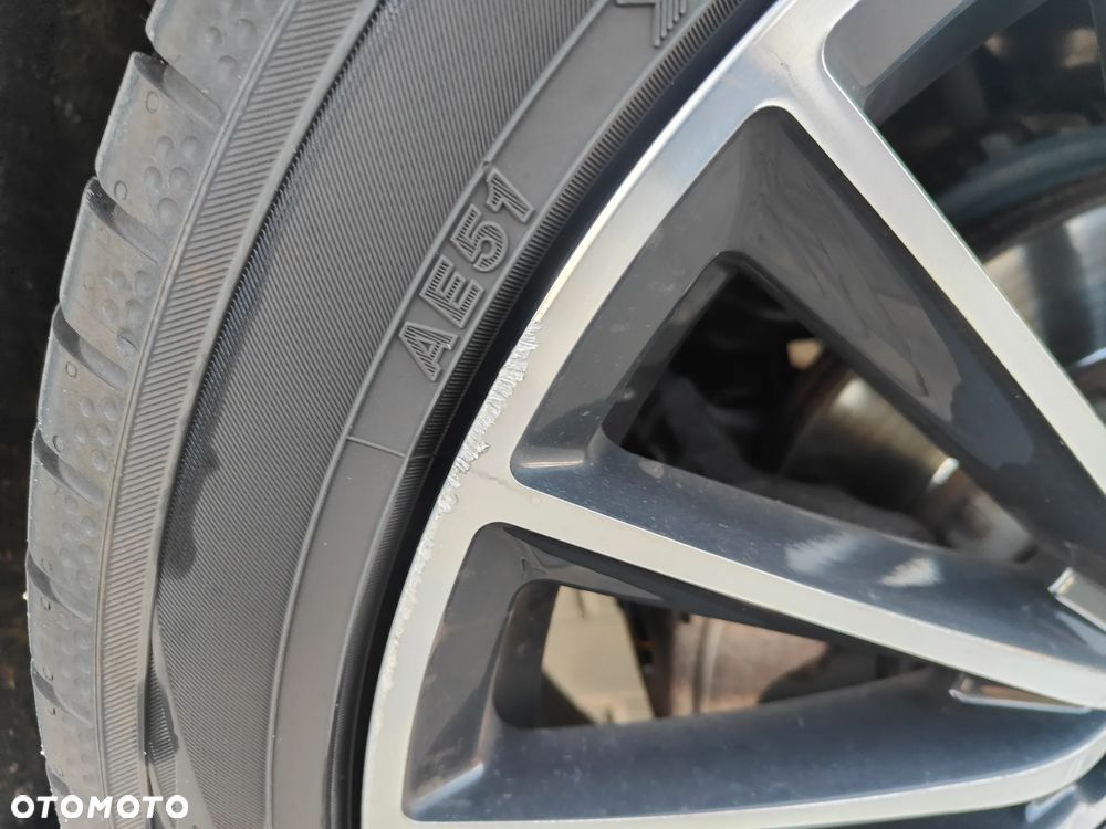 Mercedes-Benz Klasa E 220 d 4-Matic 9G-TRONIC - 8