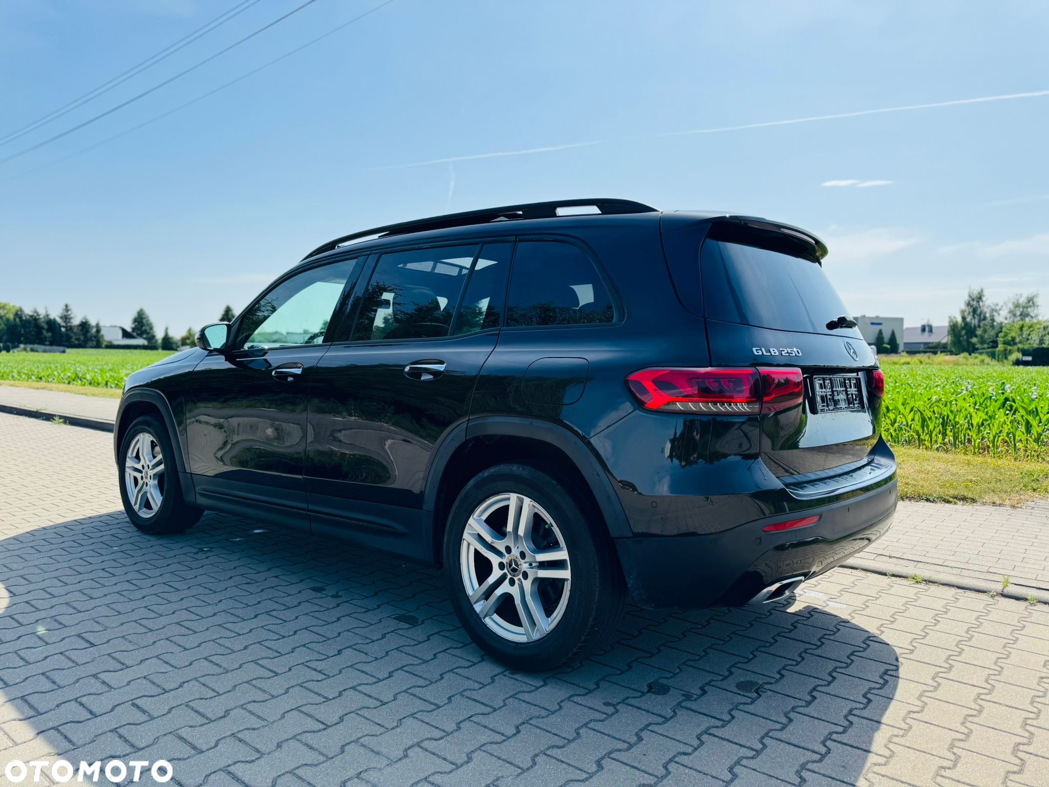 Mercedes-Benz GLB 250 4Matic 8G-DCT - 4