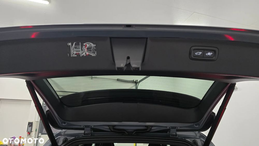 Volvo XC 90 D5 SCR AWD R-Design 7os - 10