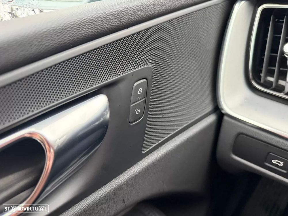 Volvo XC 60 2.0 B4 Core - 5