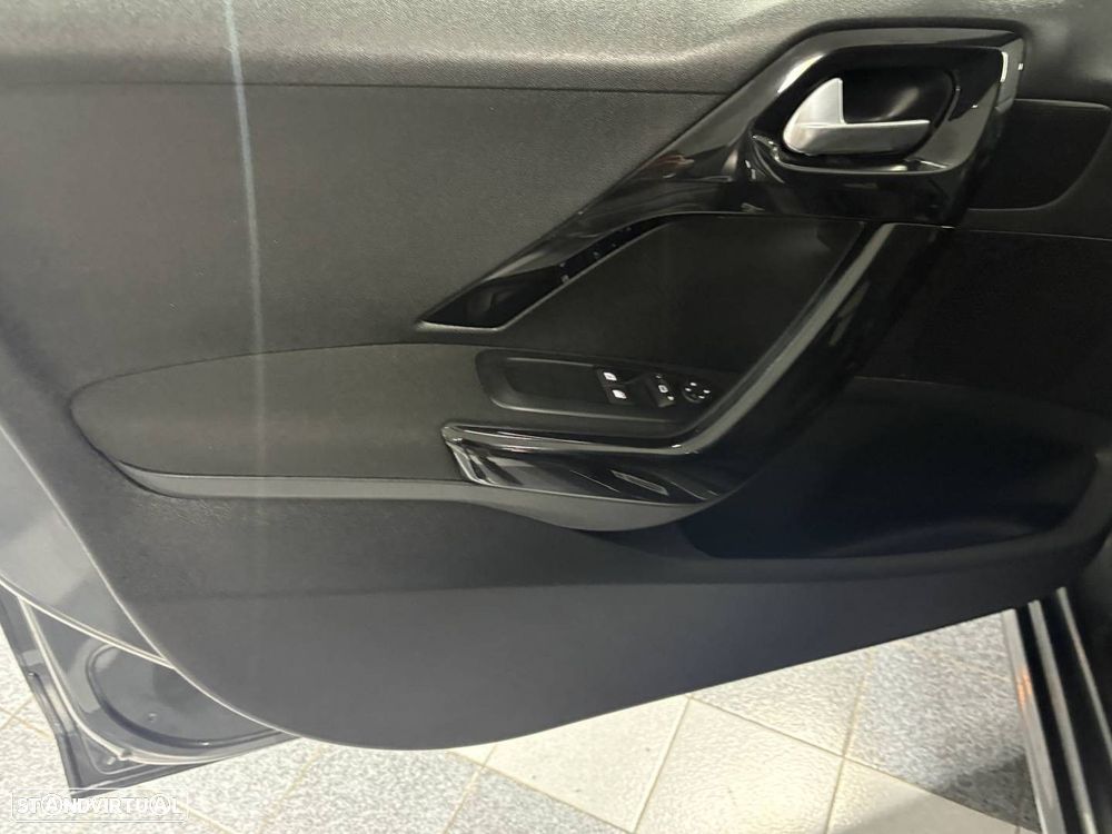 Peugeot 208 1.2 PureTech Style - 15