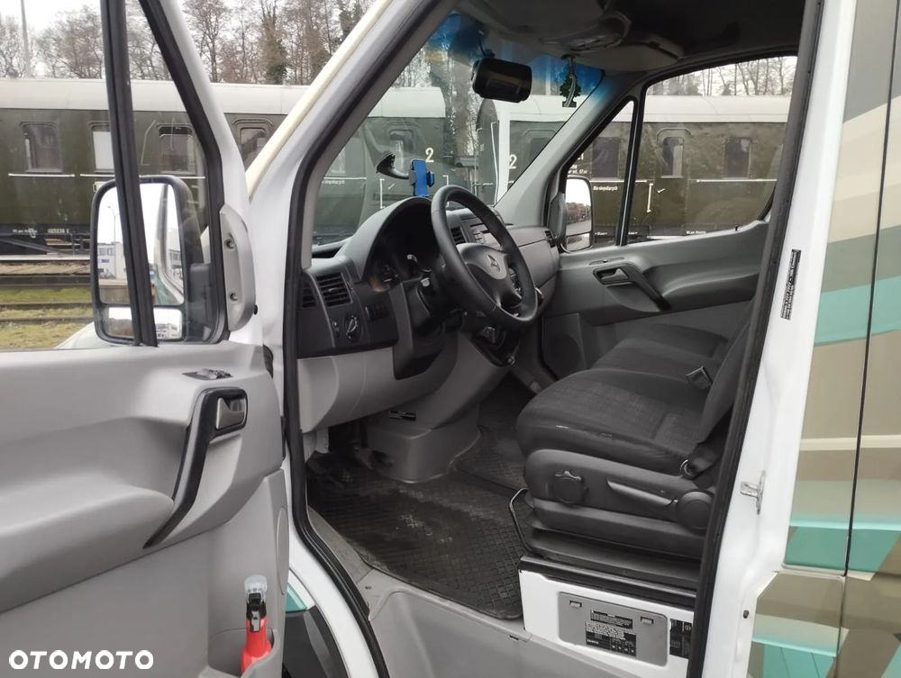 Mercedes-Benz Sprinter - 13