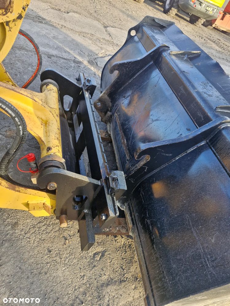 Caterpillar 908H2 - 7