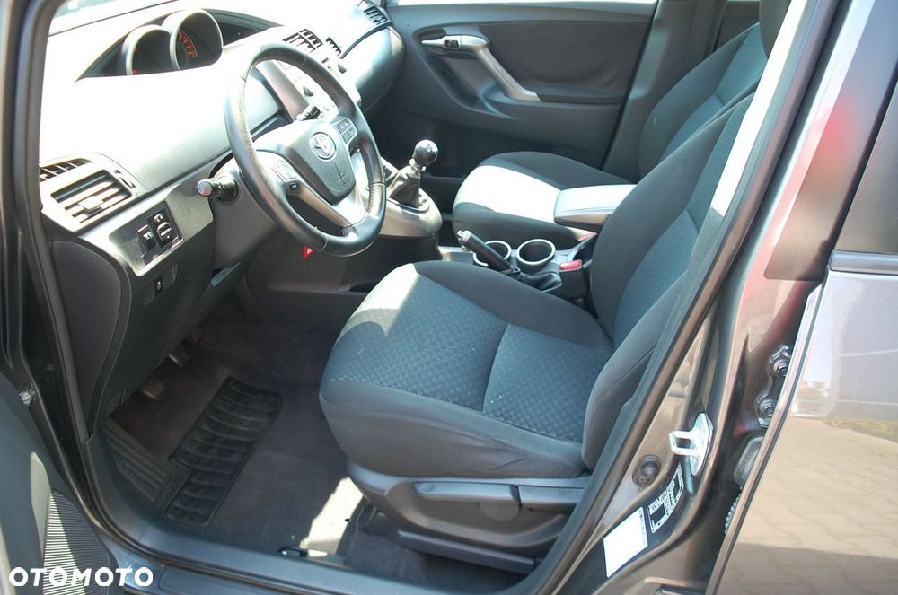 Toyota Verso - 5