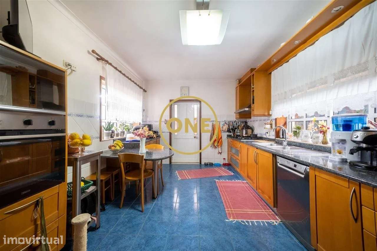 Moradia T3 Adaptável para Bifamiliar em Arnoso (Santa Maria) - Grande imagem: 2/37