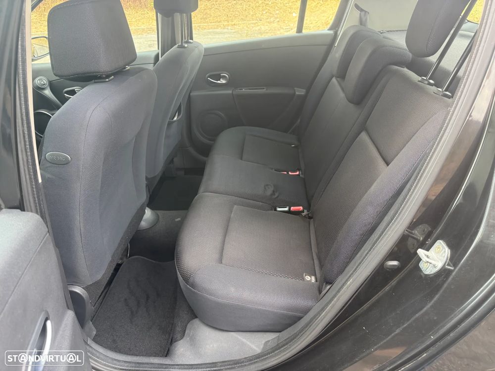 Renault Clio 1.2 16V Confort Dynamique - 10